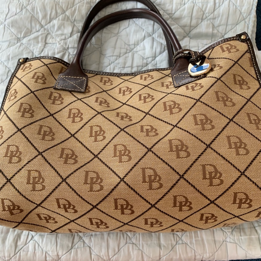 Dooney & Bourke